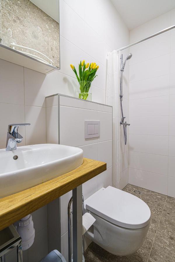 Moder Chic Apartment In Center-Prime Rentals Kaunas Extérieur photo